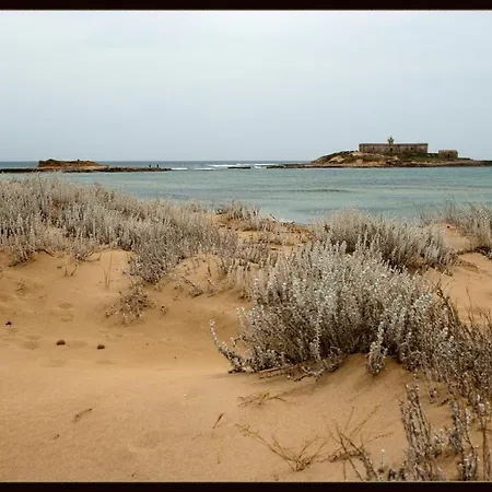 Yellow-house 100 Meters From The Sandy Casa vacanze *